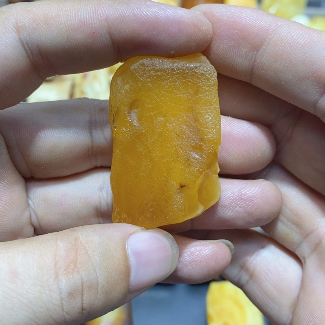 我***哥定制琥珀蜜蜡原石定制