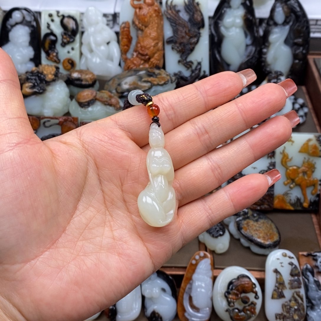 颈饰未镶嵌和田玉