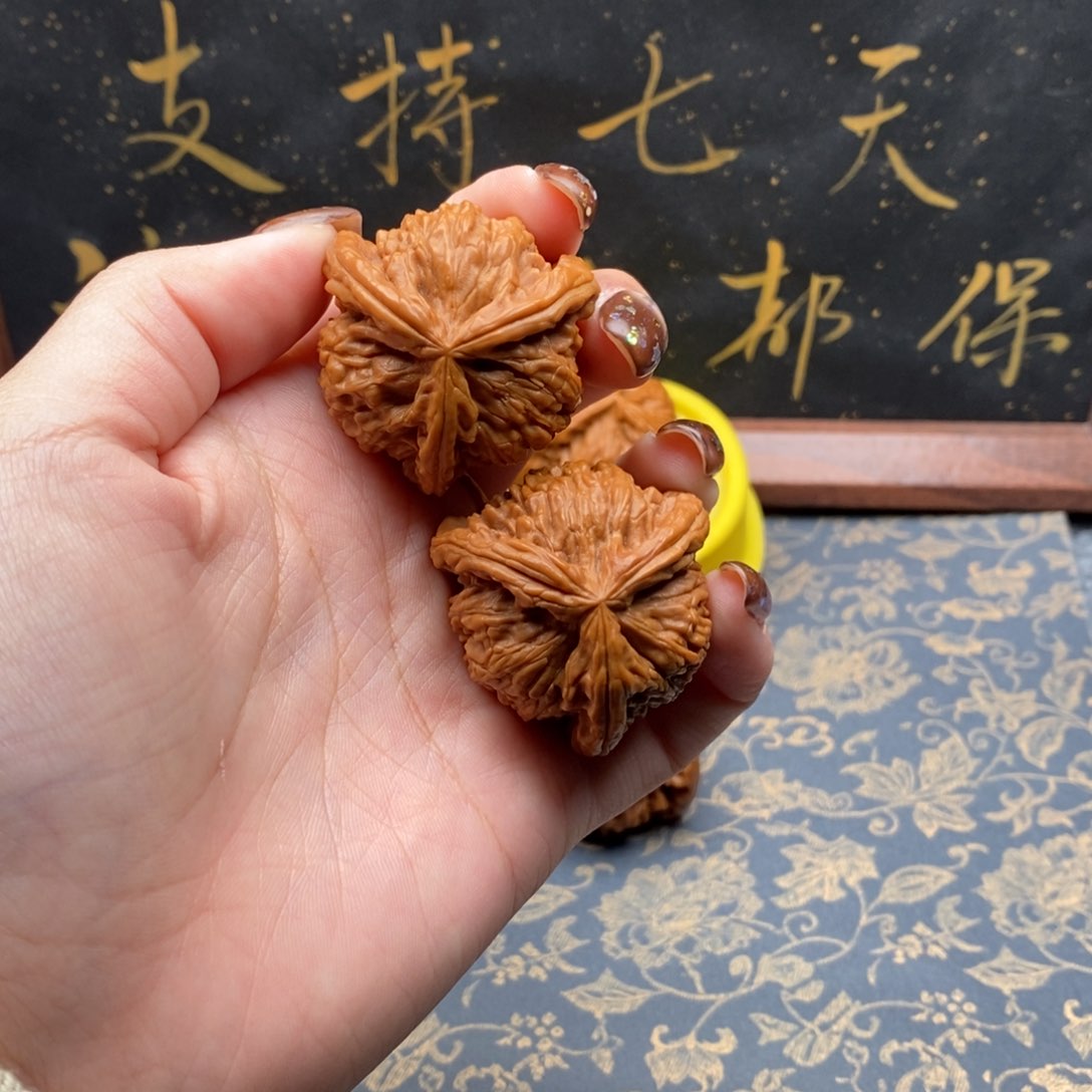 吊坠文玩核桃天*?