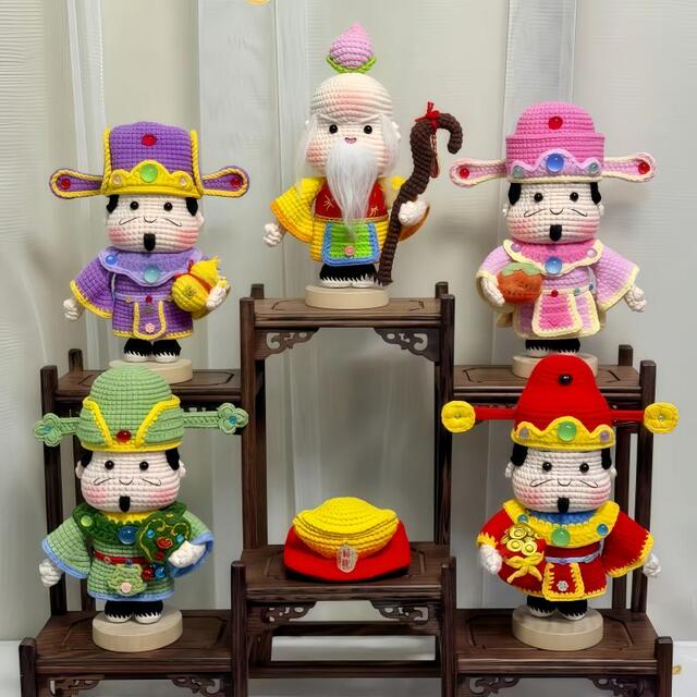 手工毛线DIY钩针钩织编织玩偶财神爷新手diy材料包礼物挂件送底座