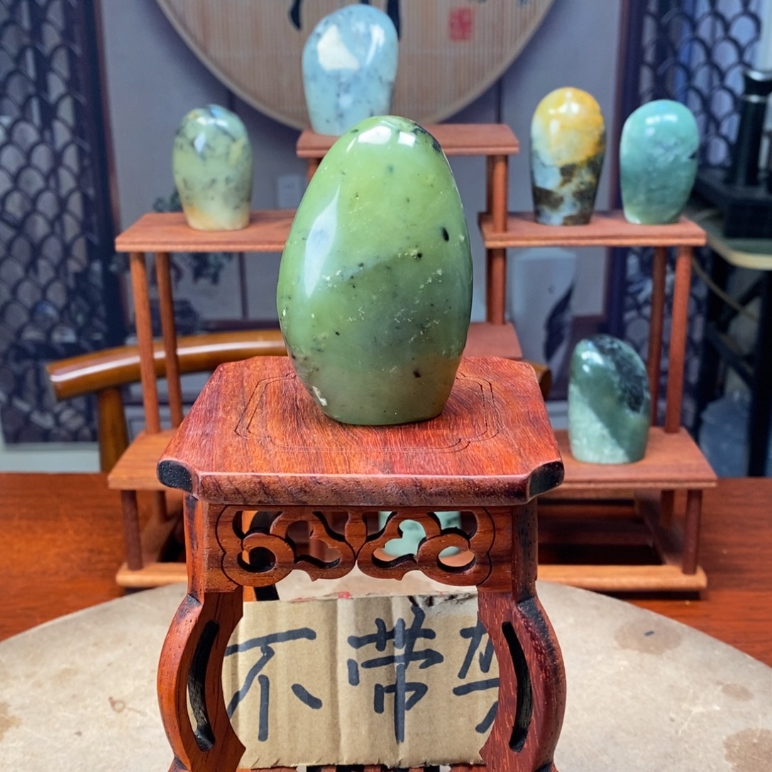 四***仔玉岫岩精品原石摆件