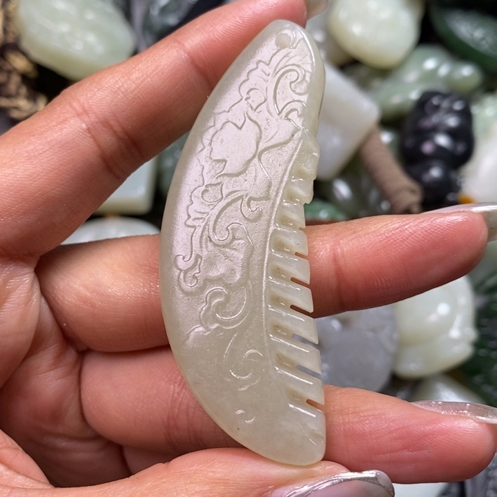 和田玉颈饰未镶嵌