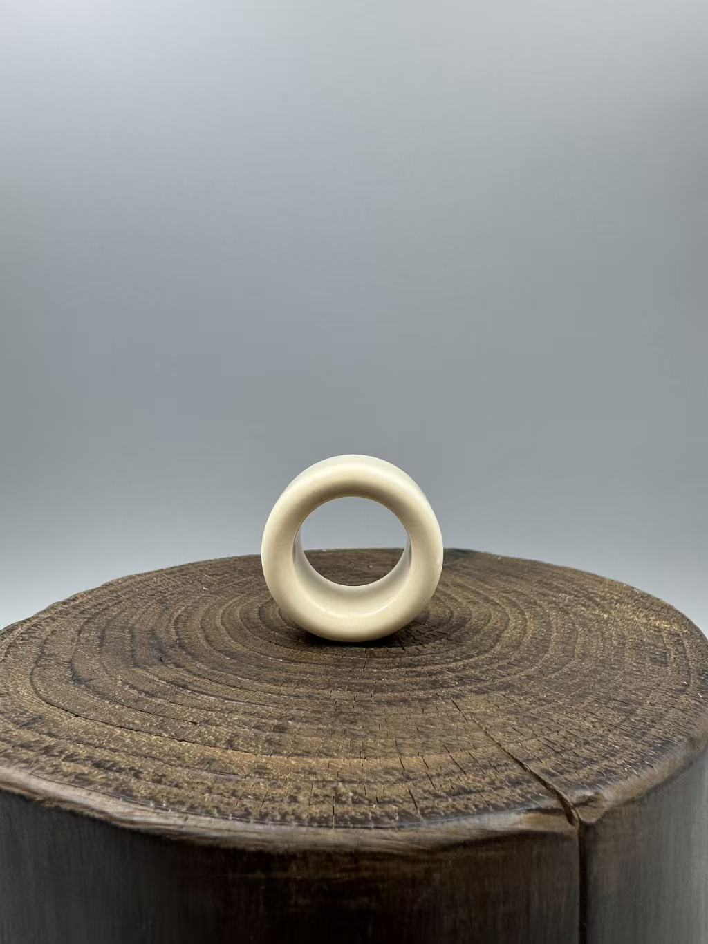 编号 M50510 猛犸牙素扳指猛犸牙扳指，料子极润，果冻料，镜面高抛