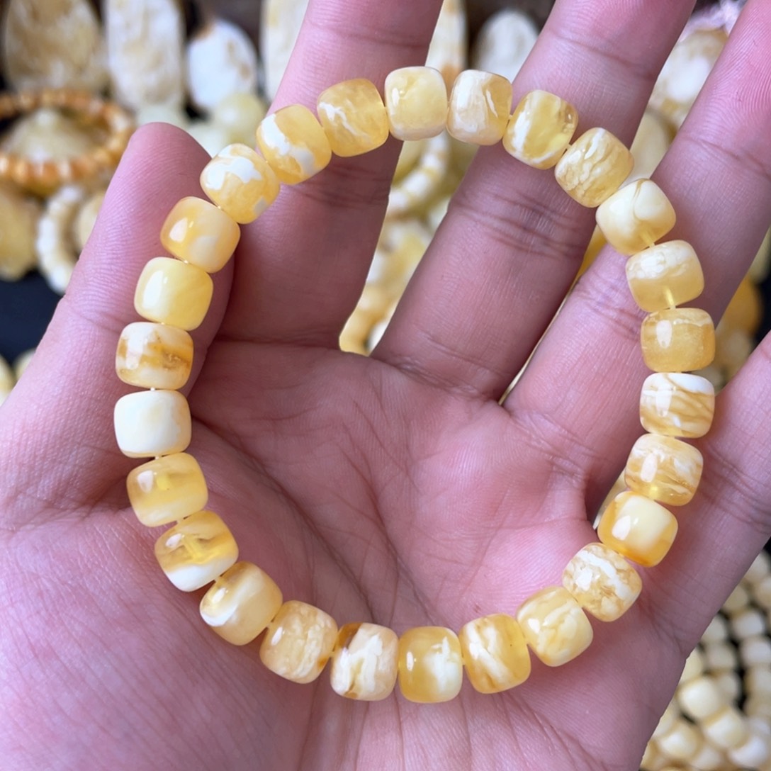 琥珀手串未镶嵌9+俄料金瓷白精工老型手串