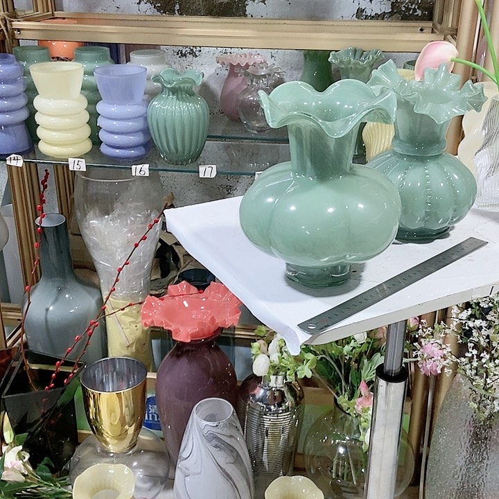 玻璃绿色花瓶008765