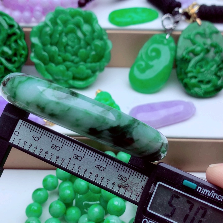 翡翠未镶嵌手镯手镯