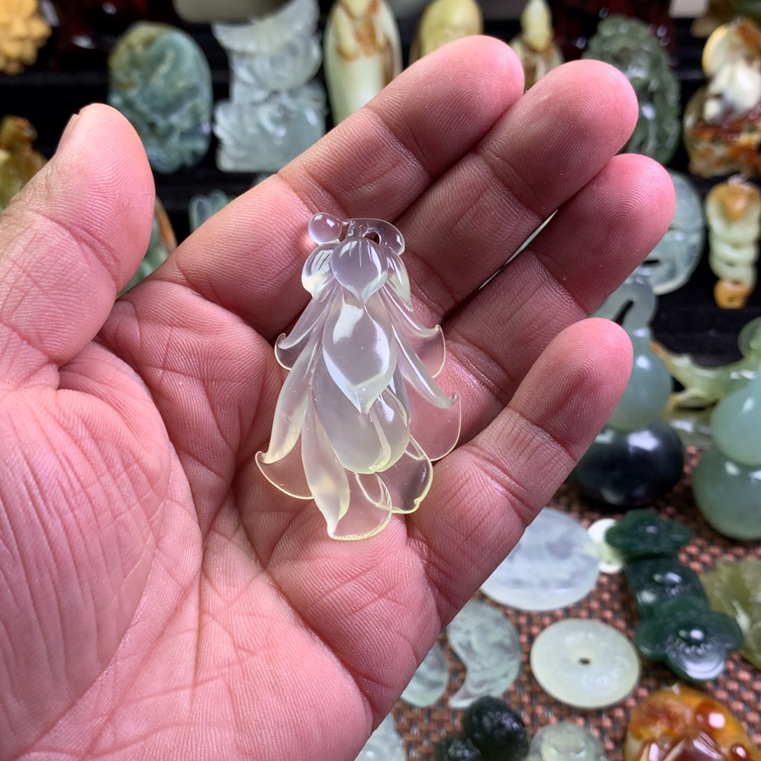 岫玉颈饰未镶嵌利*