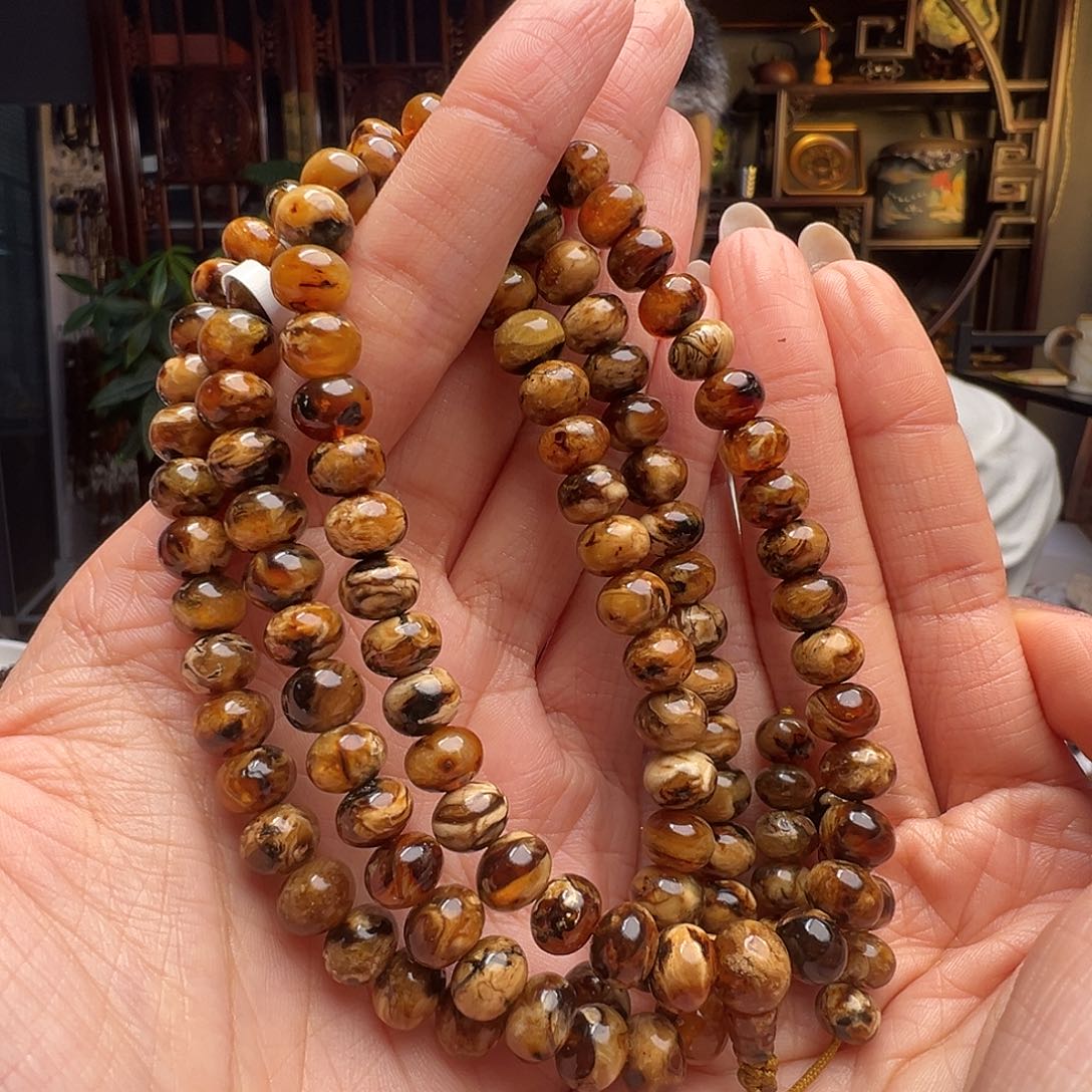 琥珀未镶嵌裸石抚顺琥珀20025八