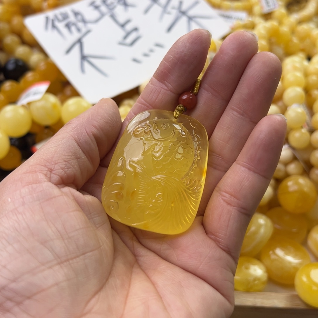 琥珀珠宝奇石未镶嵌