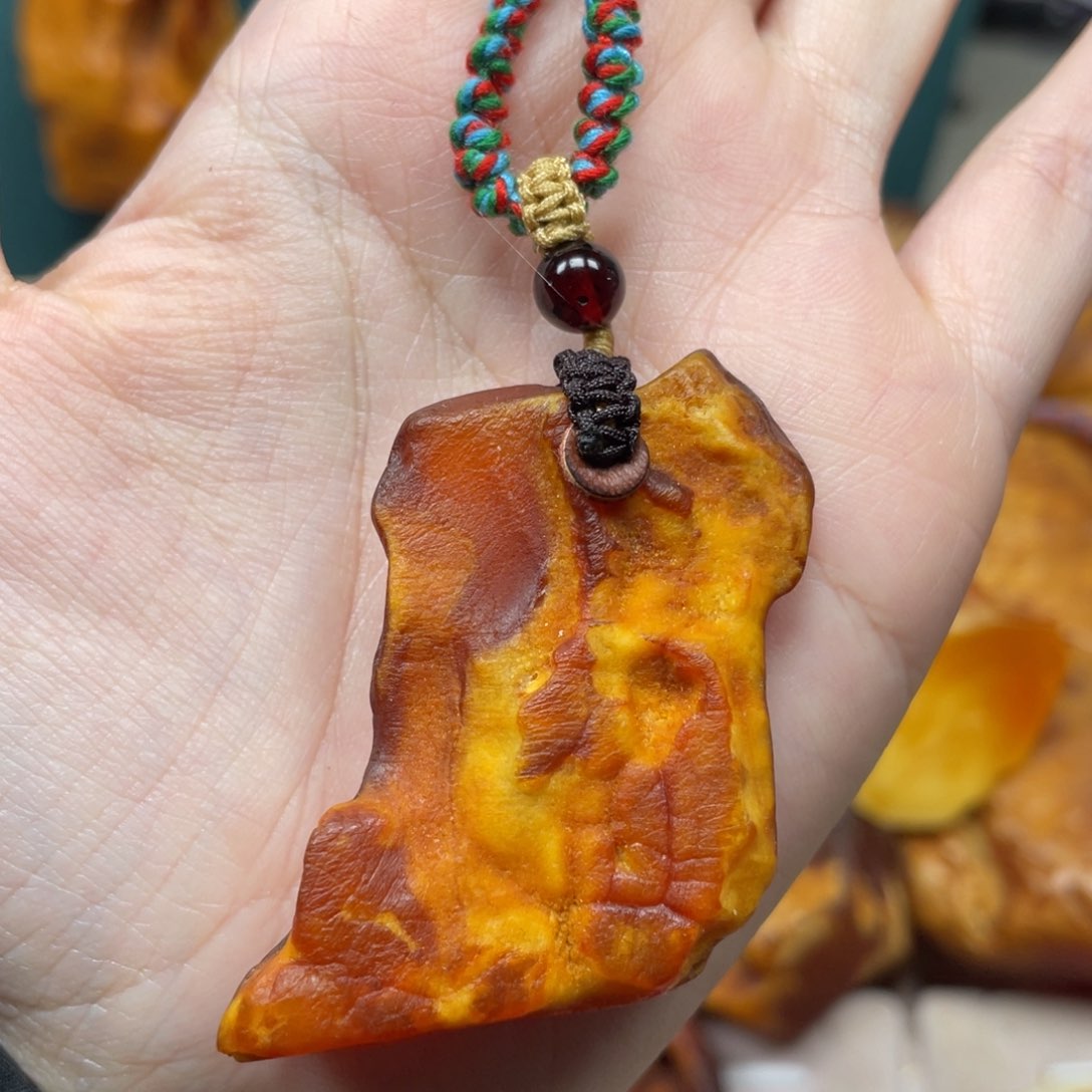 琥珀珠宝奇石未镶嵌