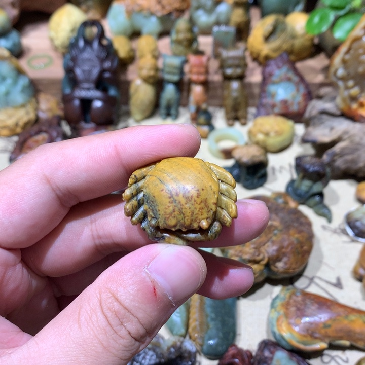 岫岩河磨玉（透闪石质玉）挂件未镶嵌