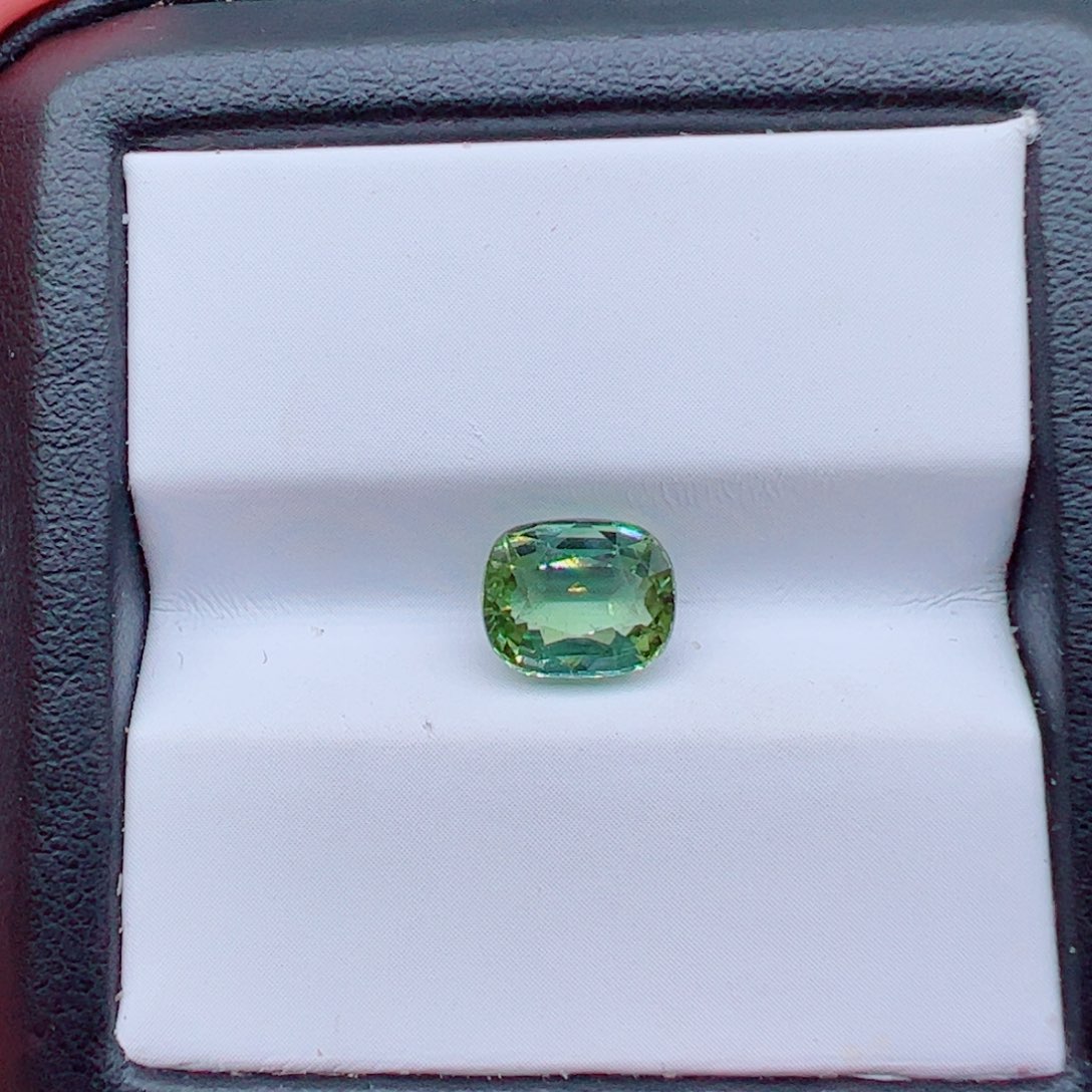 1.73克拉未镶嵌碧玺