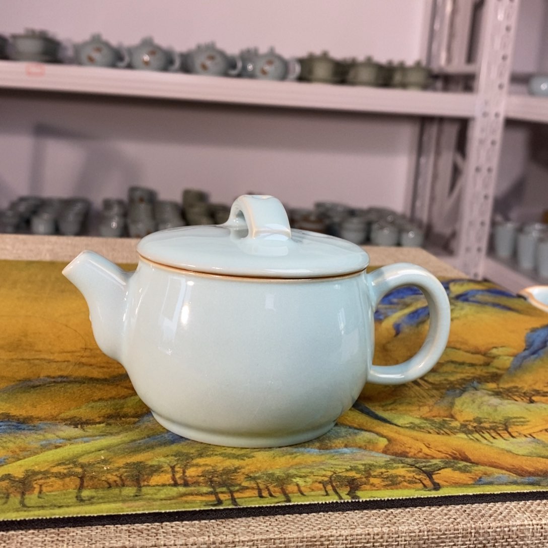 【闪购商品】天青汉瓦壶微微瑕。。。。。。。