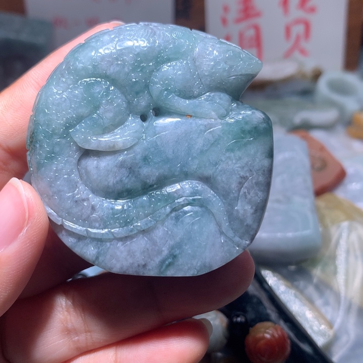 翡翠未镶嵌颈饰保真天然A货翡翠