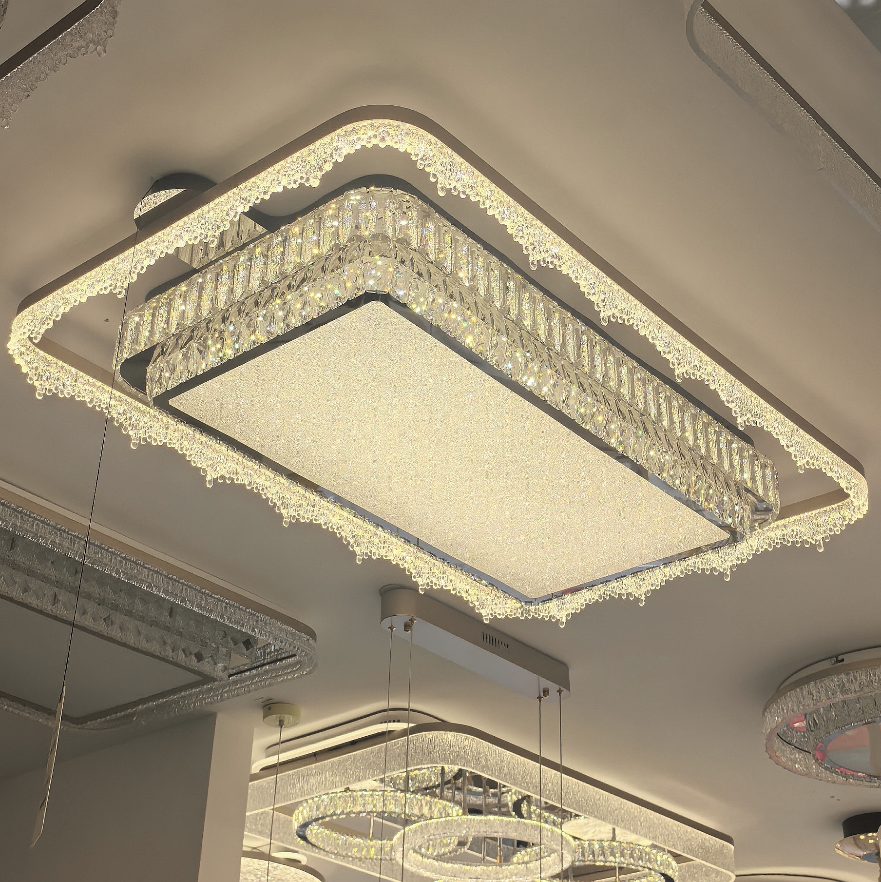 高级感客厅主灯水晶灯2025新款中山灯具餐厅灯卧室轻奢现代吸顶灯