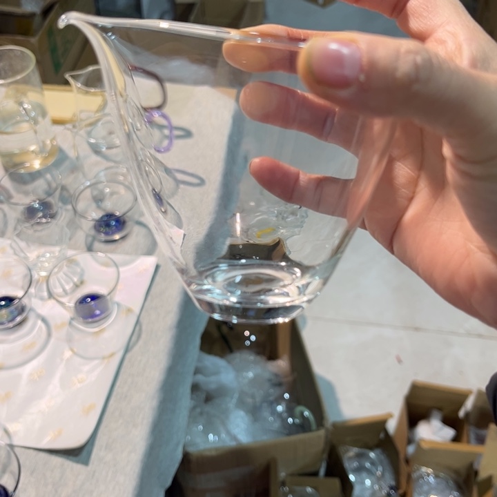 天泽无耳公杯。             