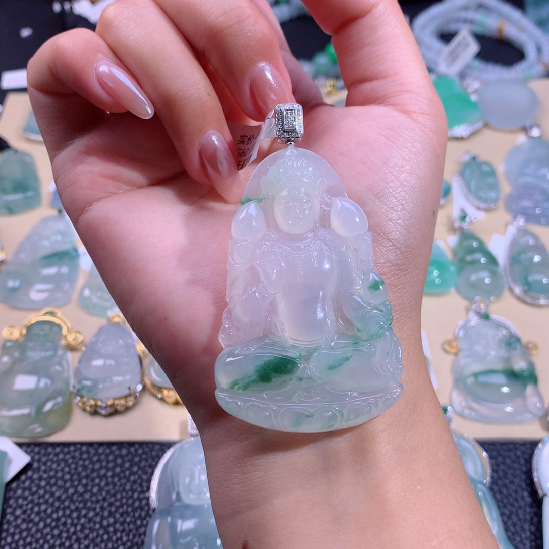 翡翠吊坠(不含链)18K金镶嵌