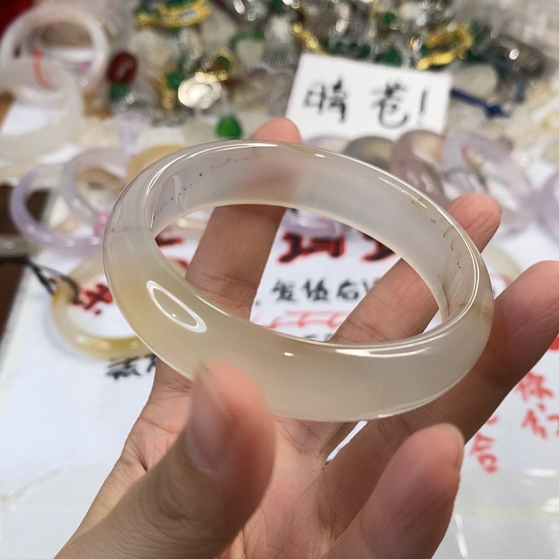 玛瑙/玉髓未镶嵌手镯A105。58.8圈