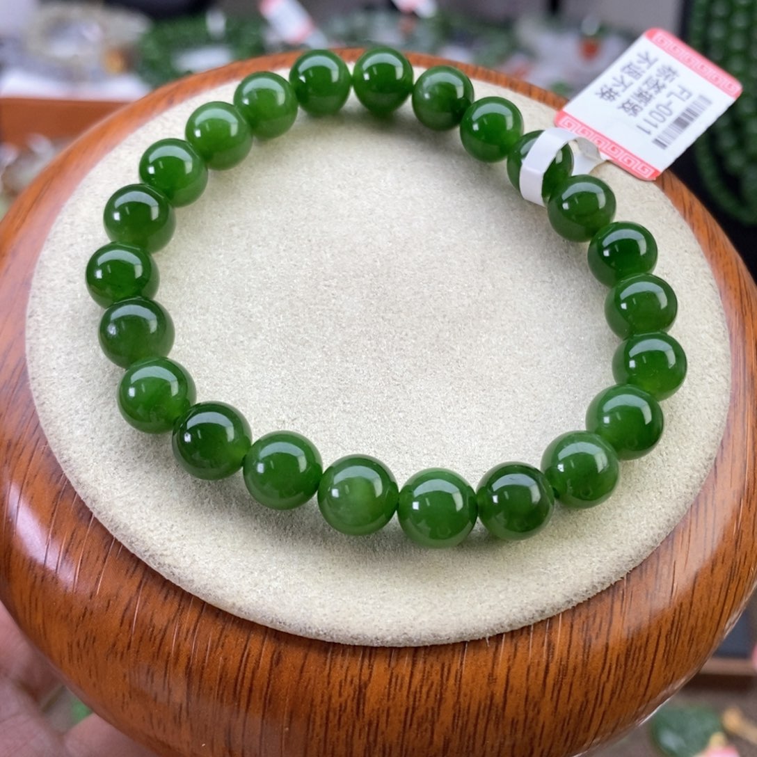 和田玉手串未镶嵌微****来菠菜绿卡8