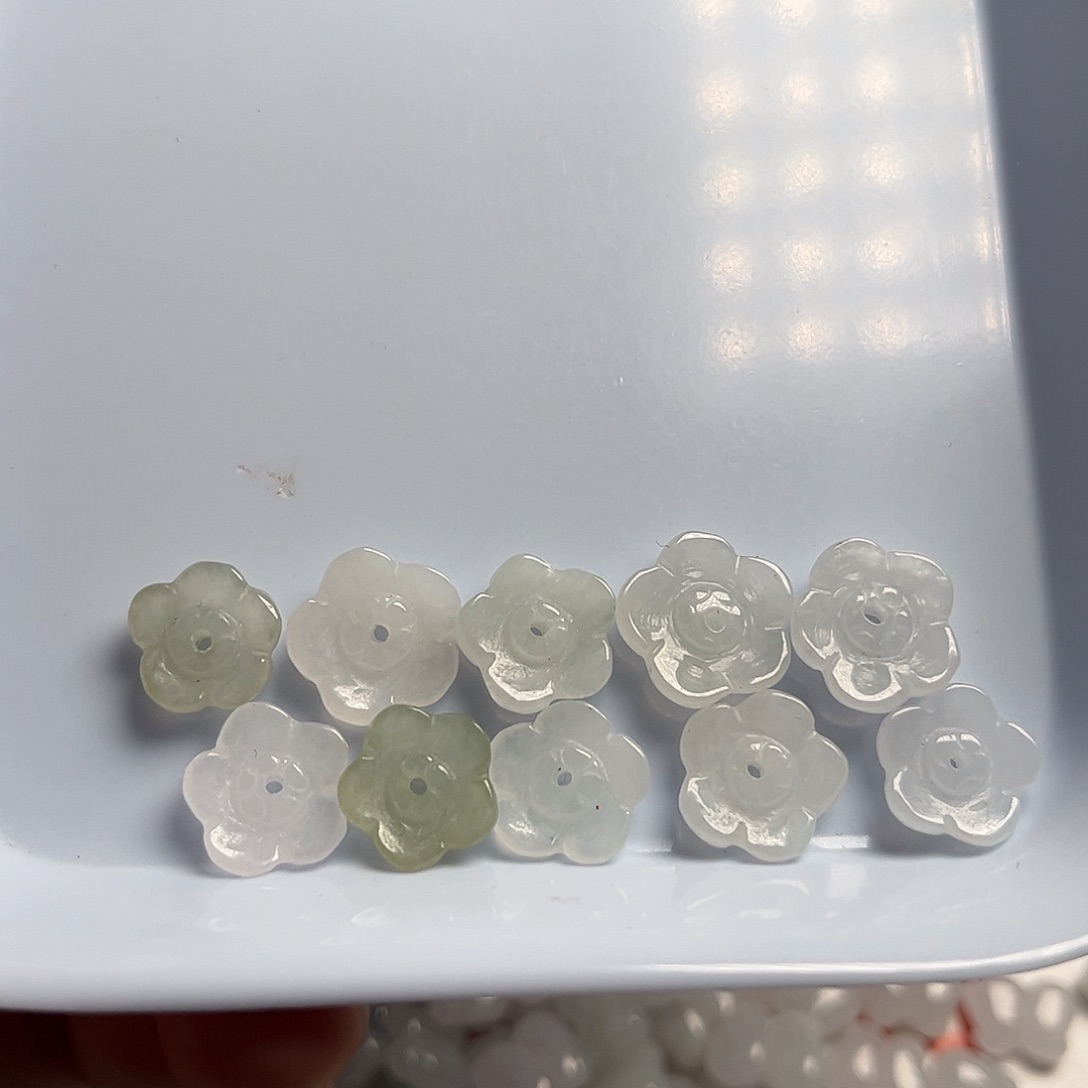 翡翠颈饰未镶嵌天然翡翠