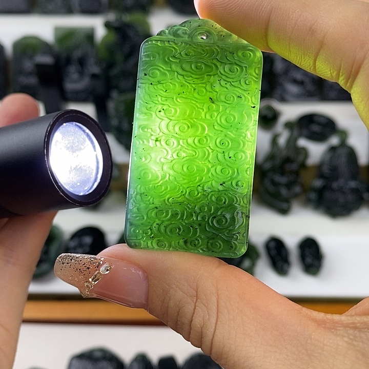 蛇纹石玉未镶嵌祥云无事牌