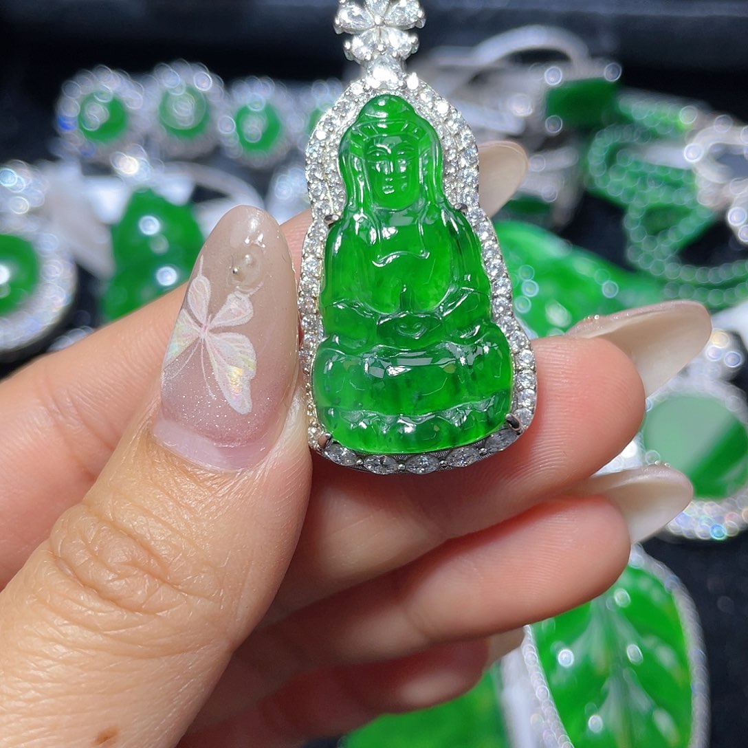 翡翠颈饰银S925镶嵌翡翠