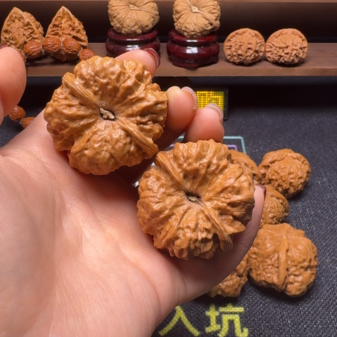 文玩核桃吊坠42蛤蟆头