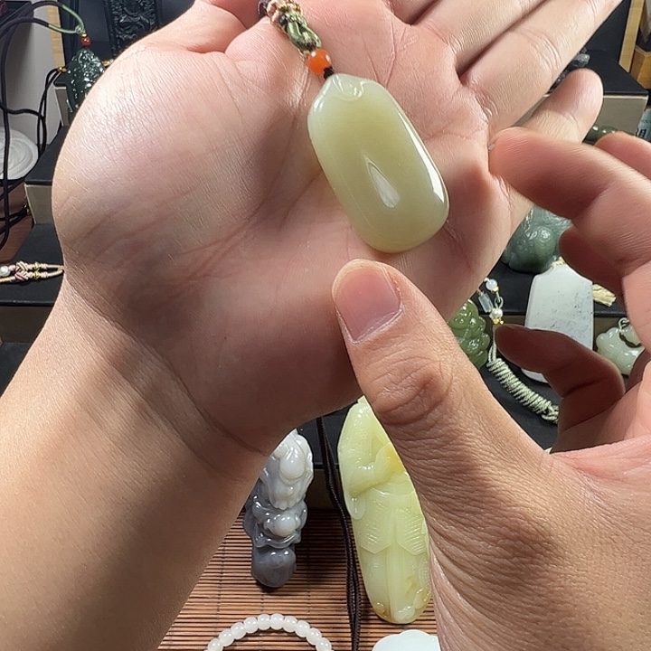 和田玉未镶嵌项链