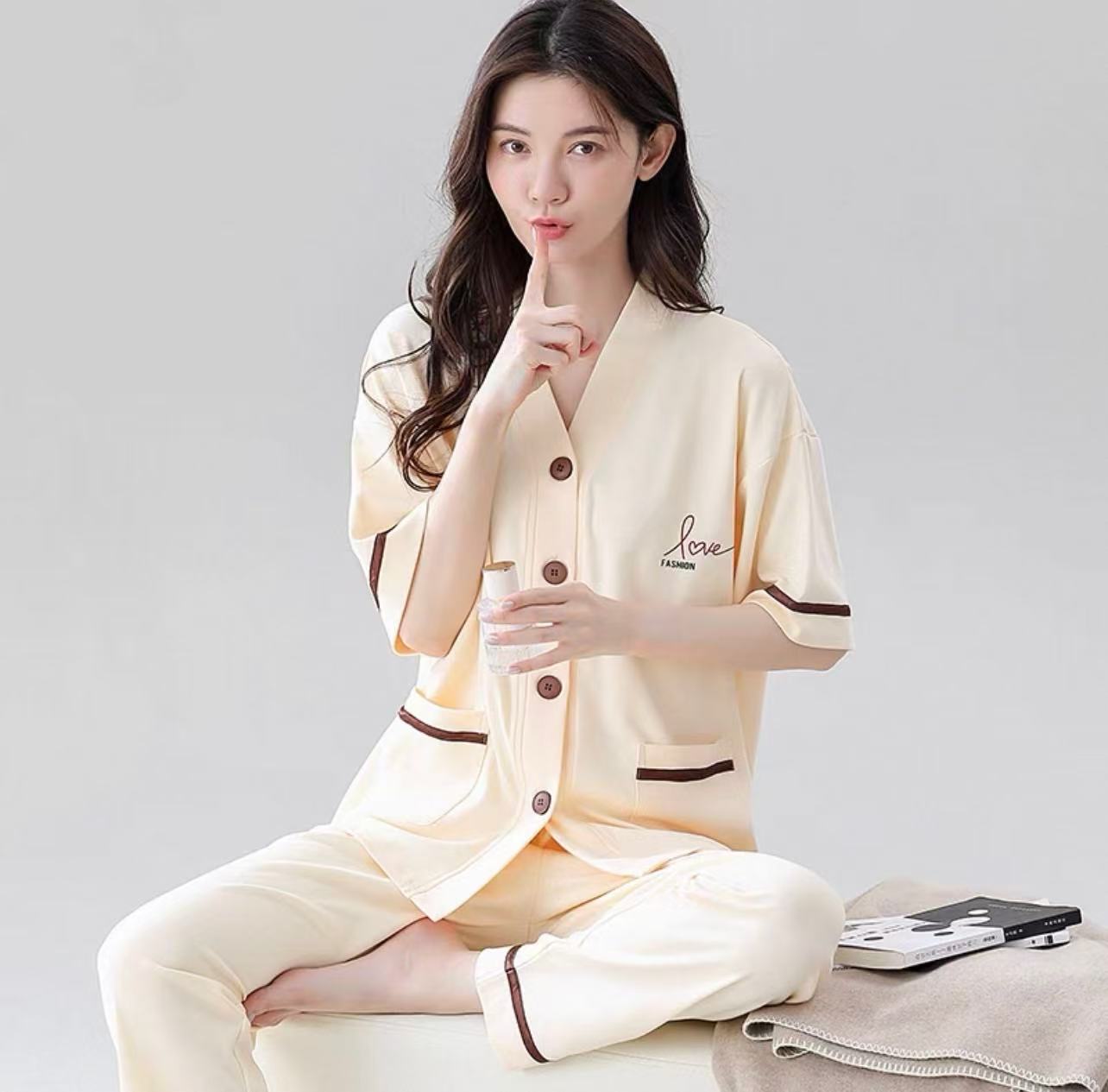 热的风新款脏瑕撤柜鞋服饰 介意勿拍！ 听主播提示下单！ 不包邮