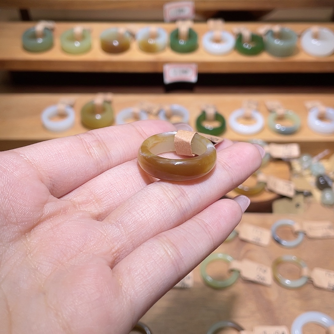 和田玉未镶嵌戒指18.4