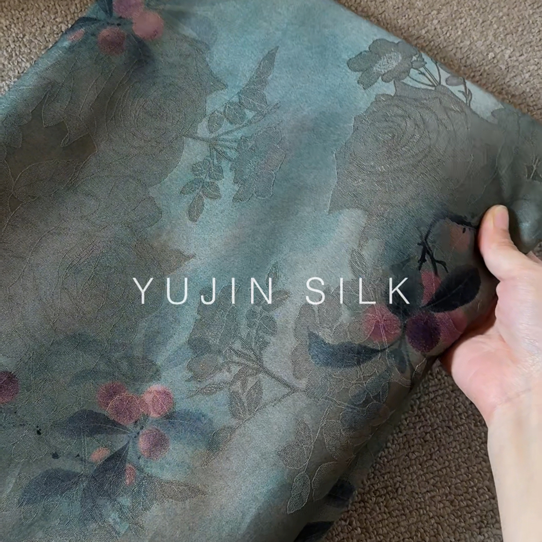 「杨梅图」YUJIN SILK 二经萝红云纱桑蚕丝114门幅24-26姆米