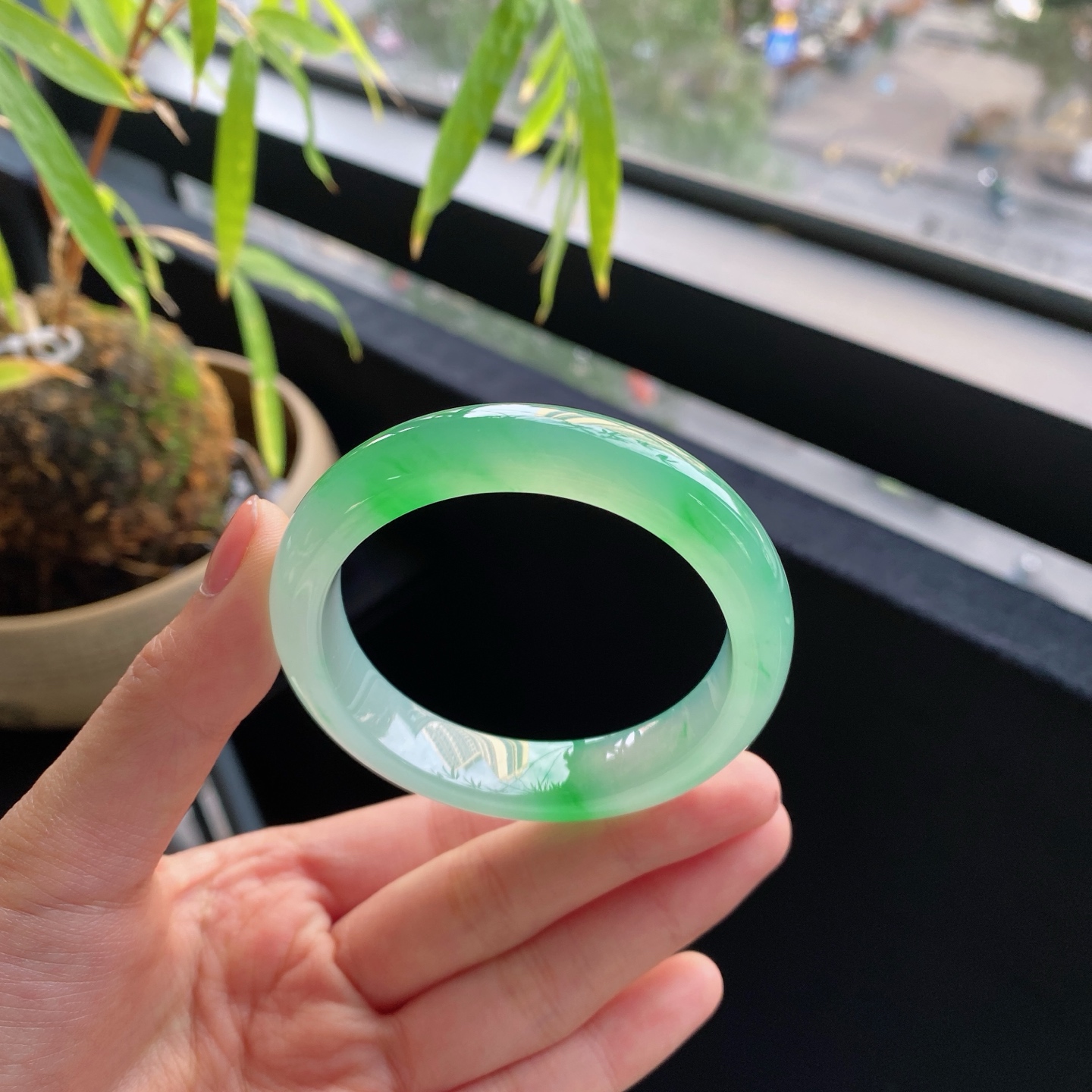 好色珠宝  圈口50缅甸老坑A货冰种阳绿正圈女款翡翠手镯