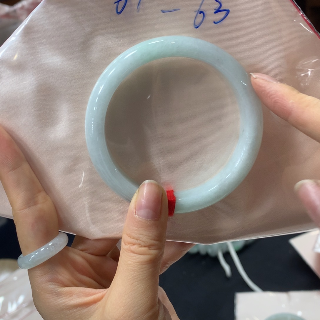 大***树翡翠未镶嵌手镯买断