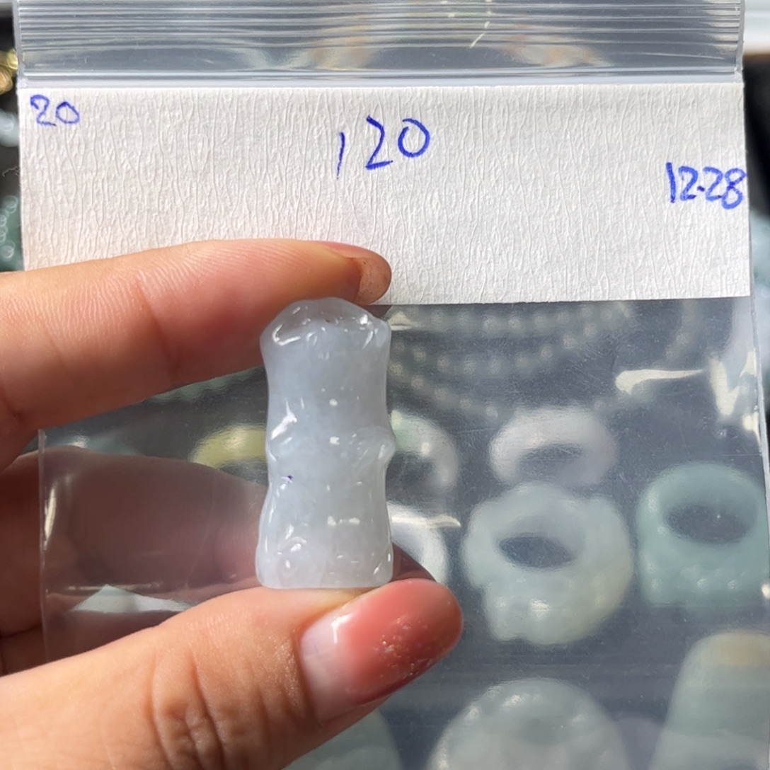 定制翡翠未镶嵌节节高