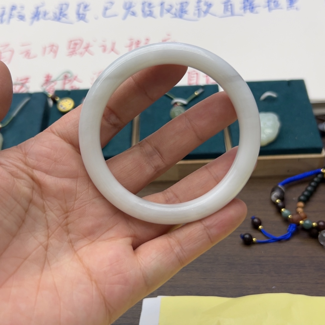 和田玉未镶嵌手镯58.8圈围276