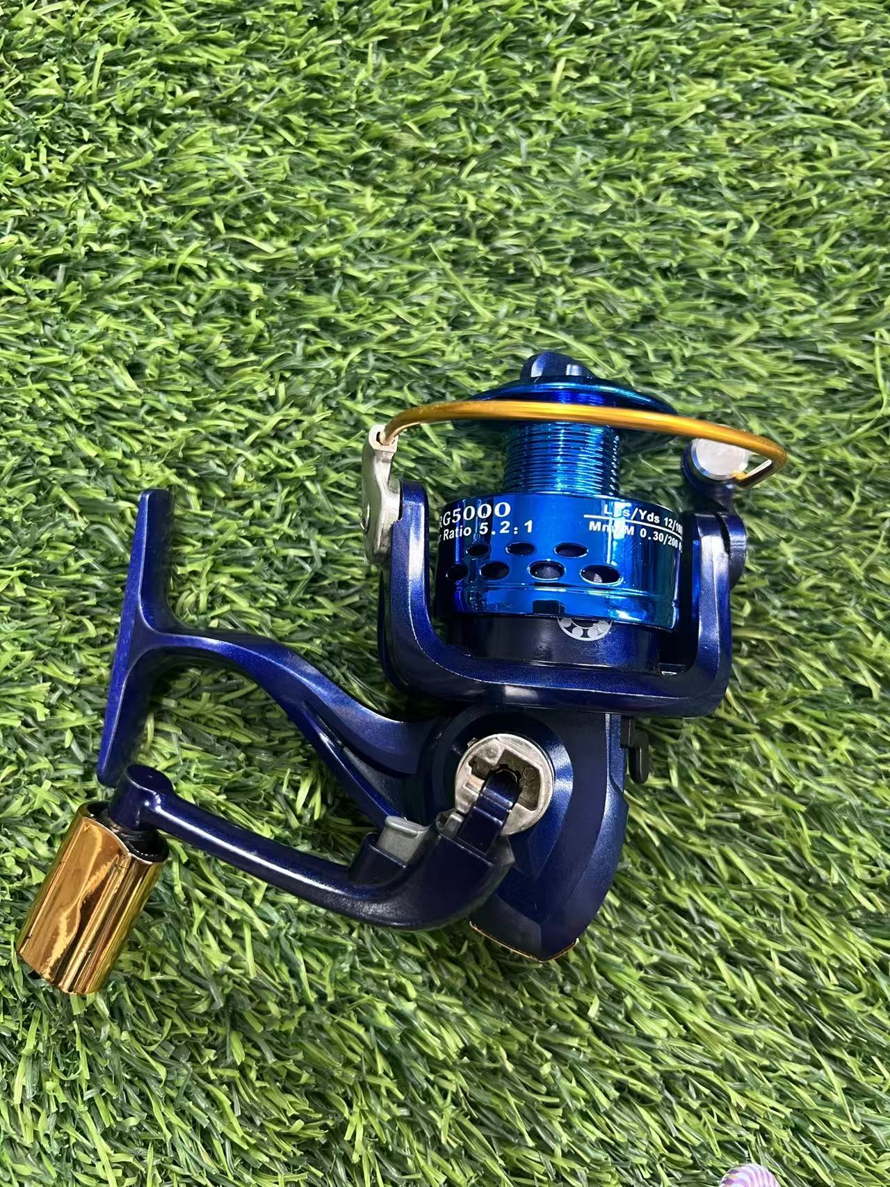 纺车轮蓝色便携折叠摇臂金属机芯金属轴承鱼线轮  龙马料线杯