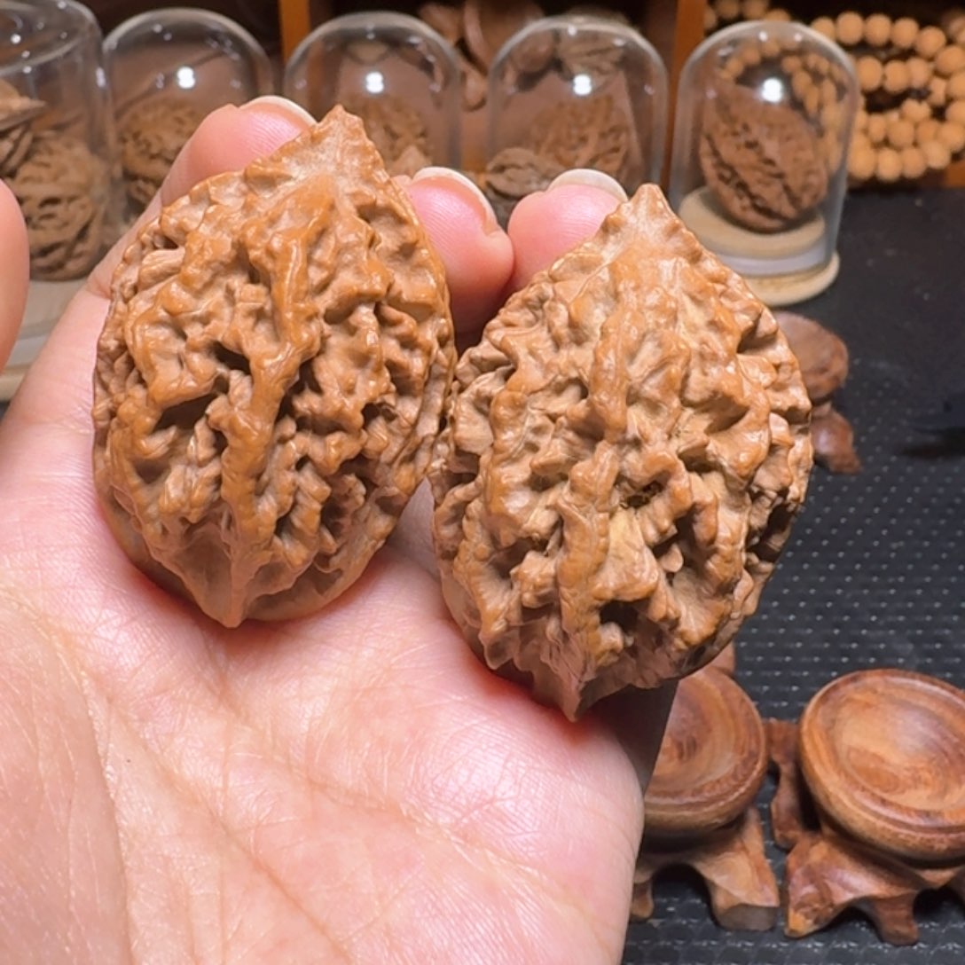 文玩核桃把件脑花纹