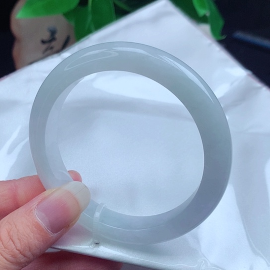 翡翠手镯未镶嵌      正圈56 白月光