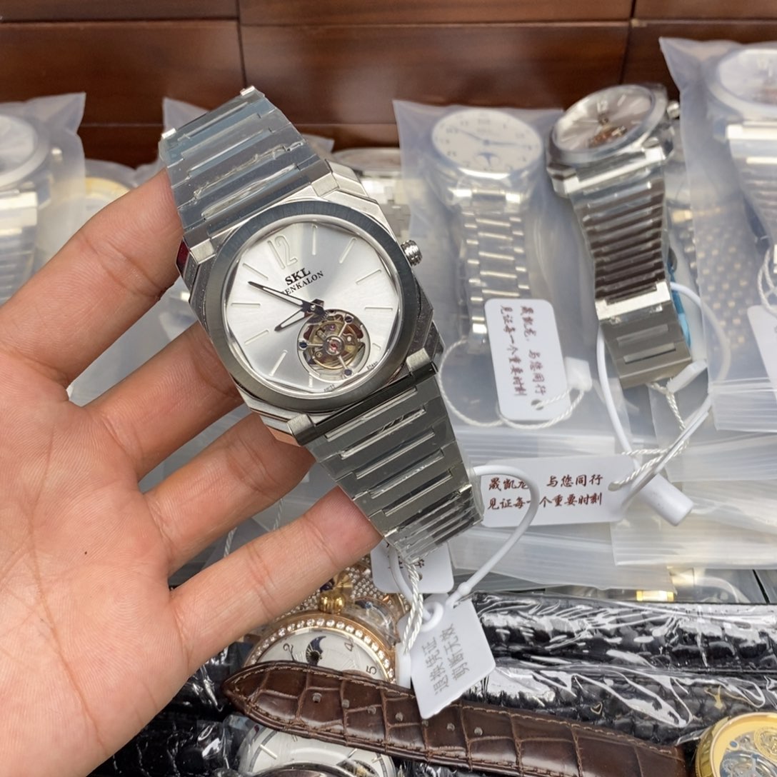 精钢孤品闪电购手表一个