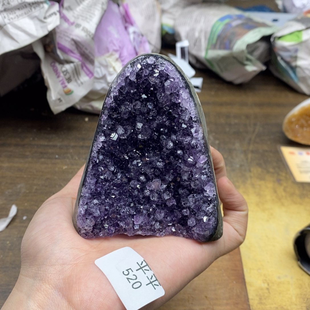 紫晶乌拉圭未镶嵌