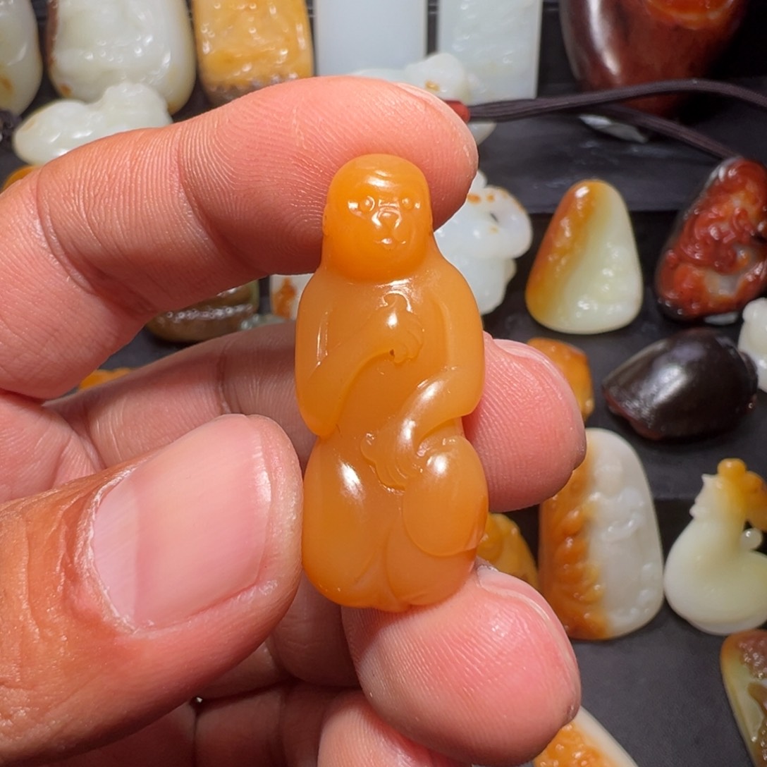 和田玉挂件未镶嵌奔*哥