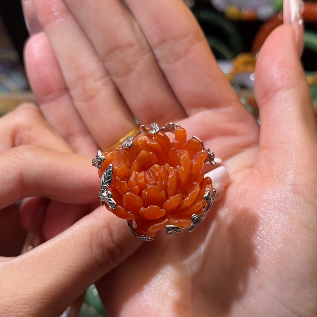 紫***来翡翠未镶嵌颈饰待编织