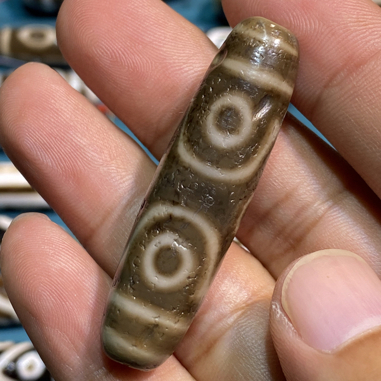 仿纯手工牙黄金刚六眼天珠