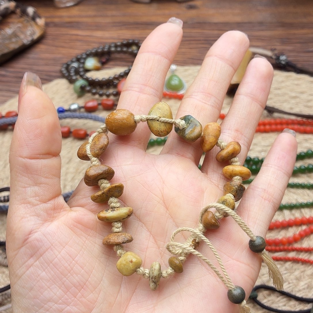 午***光南红玛瑙未镶嵌颈饰