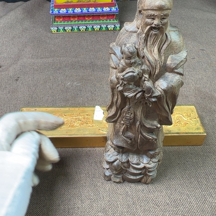 精品摆件工艺品等