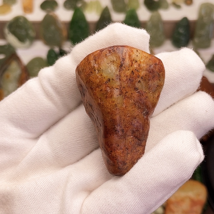 岫岩河磨玉（透闪石质玉）颈饰未镶嵌