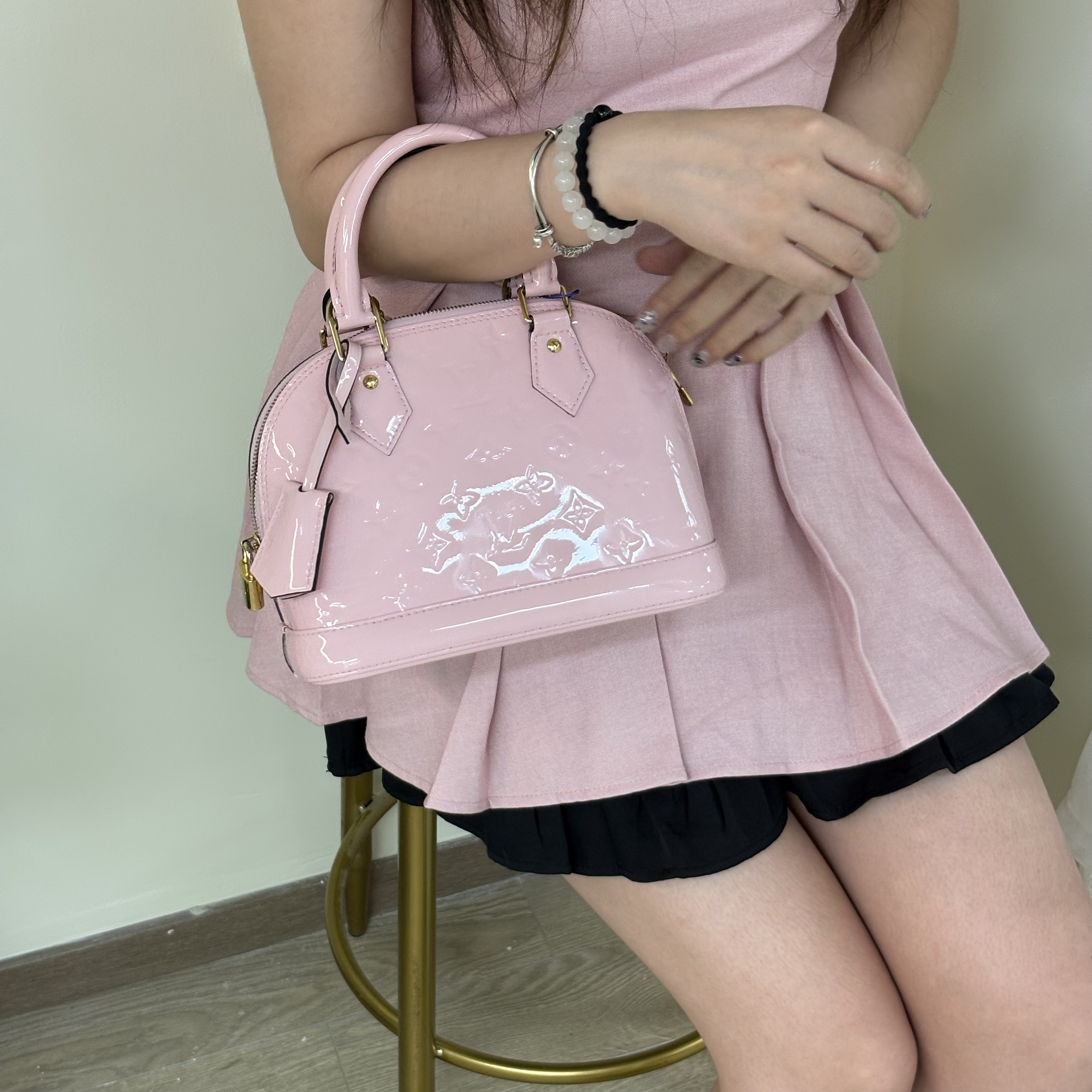 95新 LouisVuitton/路易威登 樱花粉漆皮贝壳bb斜挎包适合日常