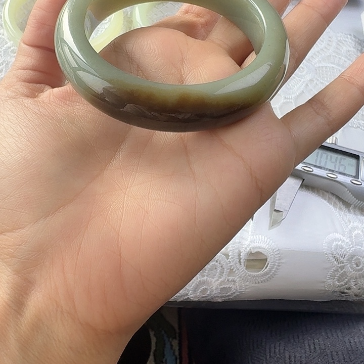 和田玉（糖玉）未镶嵌手镯