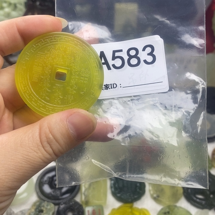 合金蛇纹石玉颈饰皇****忌