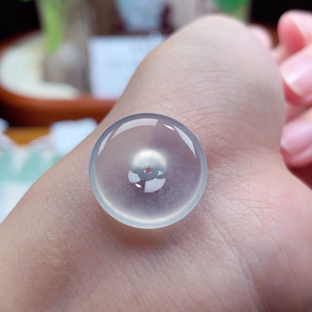 翡翠颈饰未镶嵌平安扣